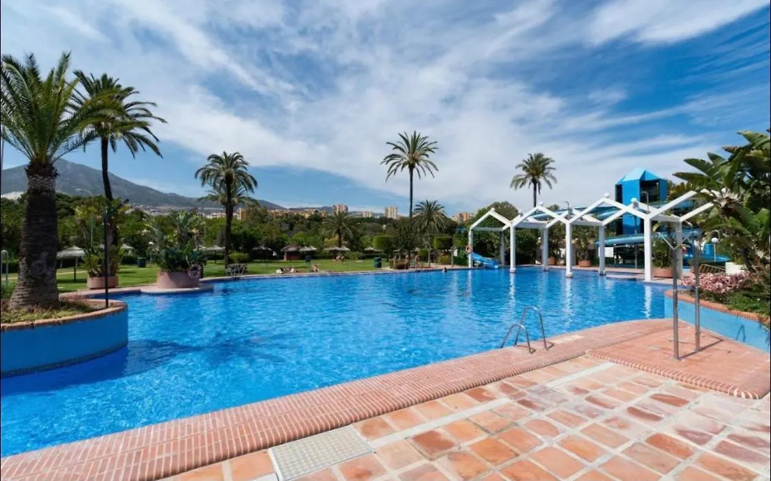 Benalbeach Complex بينالماذينا